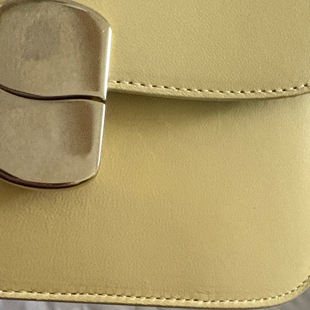 Sezane Butter Yellow Mini Milo - Picture 4 of 11